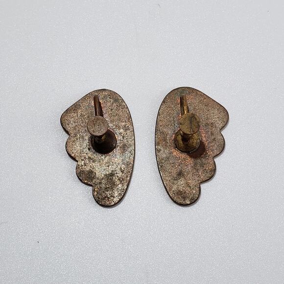 🌻3 for $18 Vintage Resin Screw Back Earrings - Picture 3 of 4